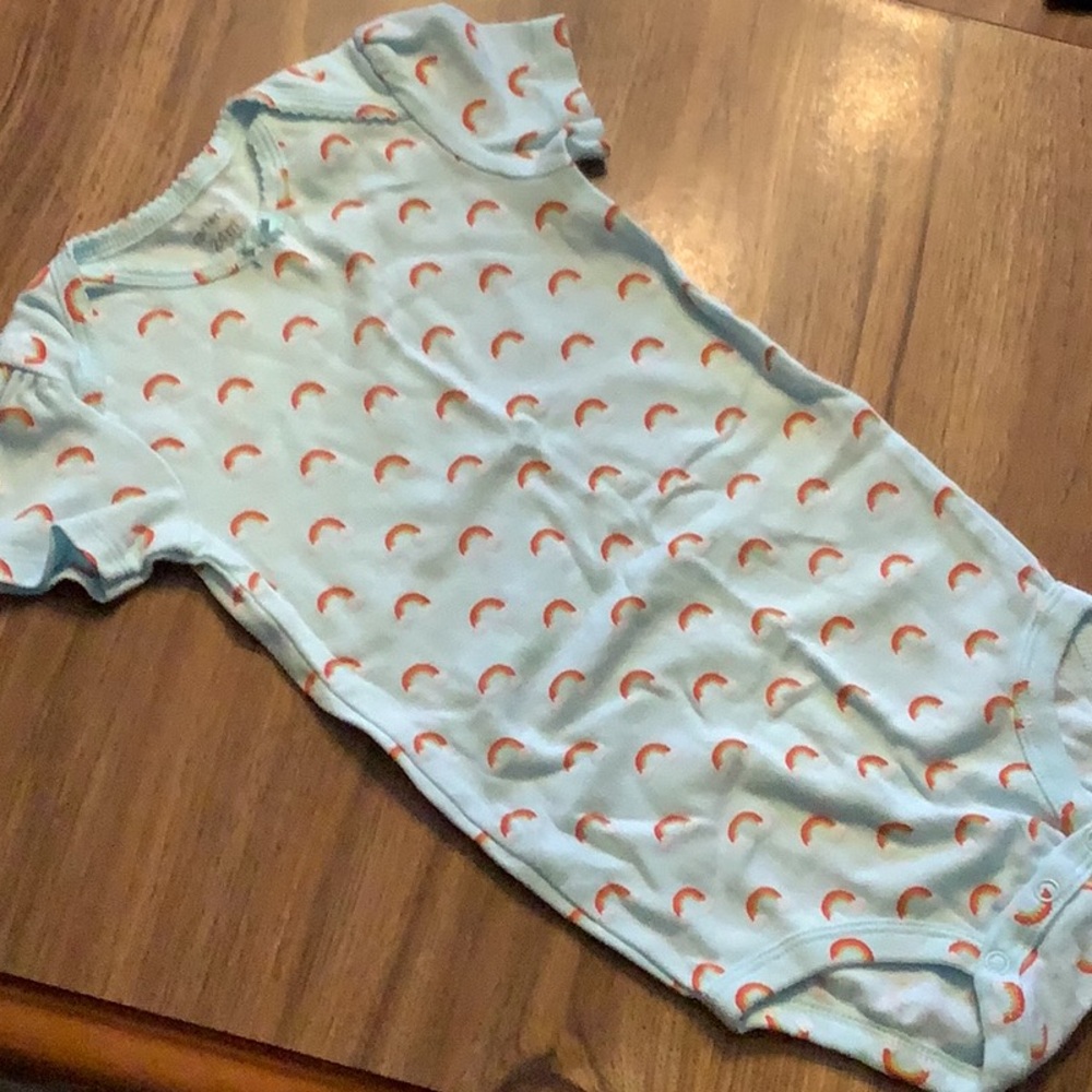 5 Carter’s Onesies 24M - Picture 4 of 9